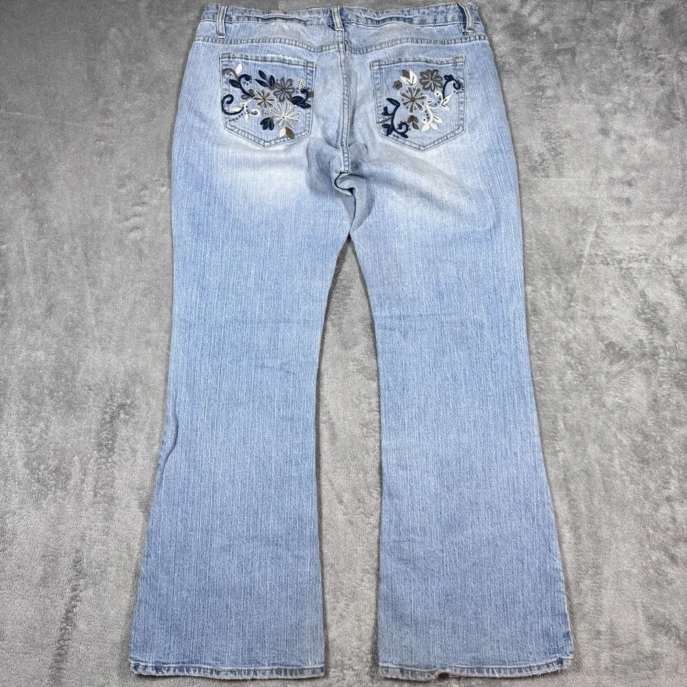 Aeropostale Stretch Flare Jeans Womens 11/12 Short Low Rise Embroidered Y2K